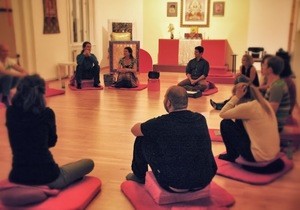 Themenabend und Sitzmeditation